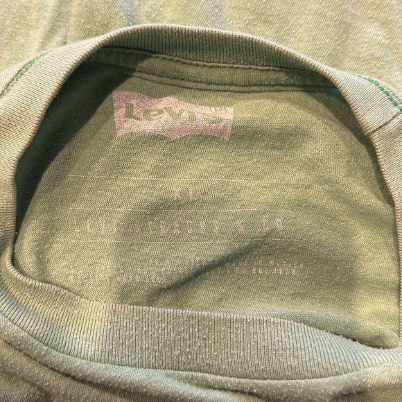 Levi short sleeve shirt size XL men’s - Picture 9 of 9